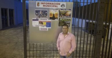 Paneles informativos en los edificios municipales