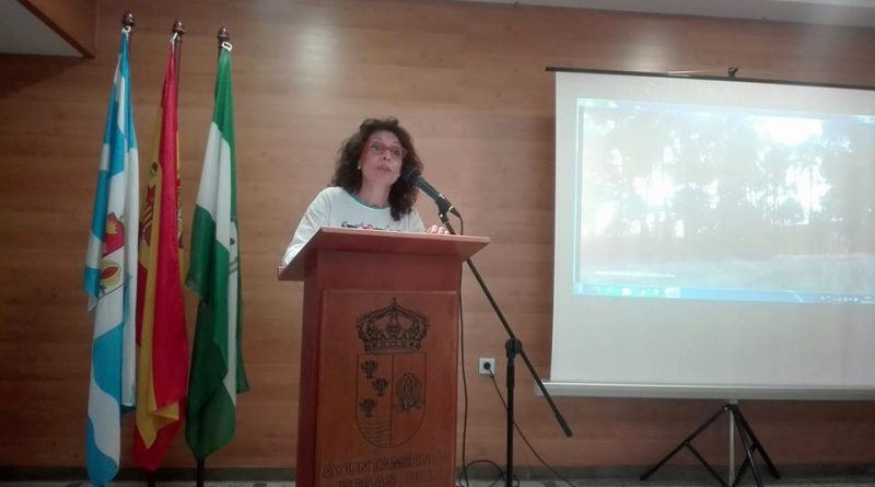 La pintora Elena Laura presenta su nuevo libro, basado en poemas de Jaime Gil de Biedma